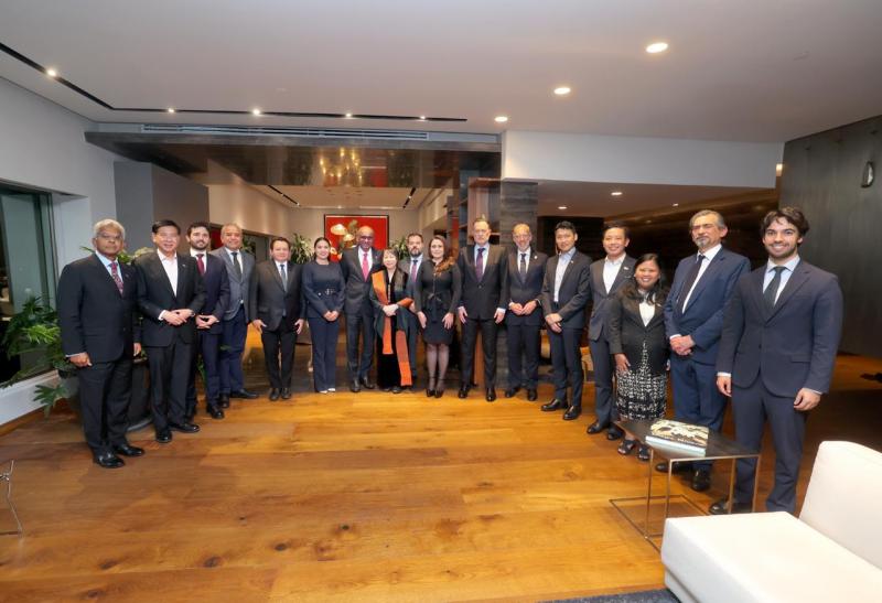   Gobernador Joaquín Díaz Mena participa en cena de trabajo con el Presidente de la República de Singapur