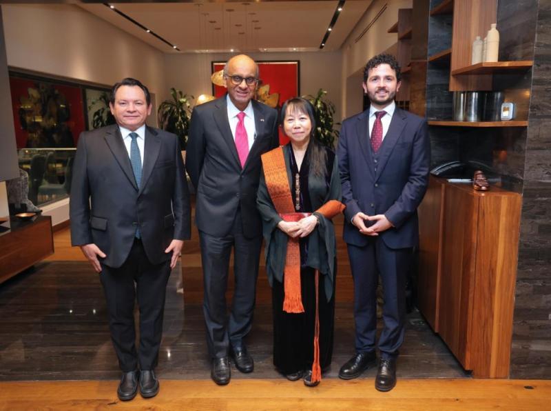   Gobernador Joaquín Díaz Mena participa en cena de trabajo con el Presidente de la República de Singapur