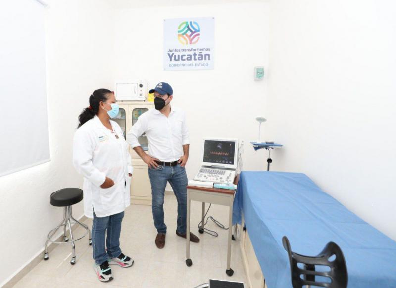 Con apoyo del Gobernador Mauricio Vila Dosal, personas con problemas visuales y de escasos recursos reciben lentes graduados