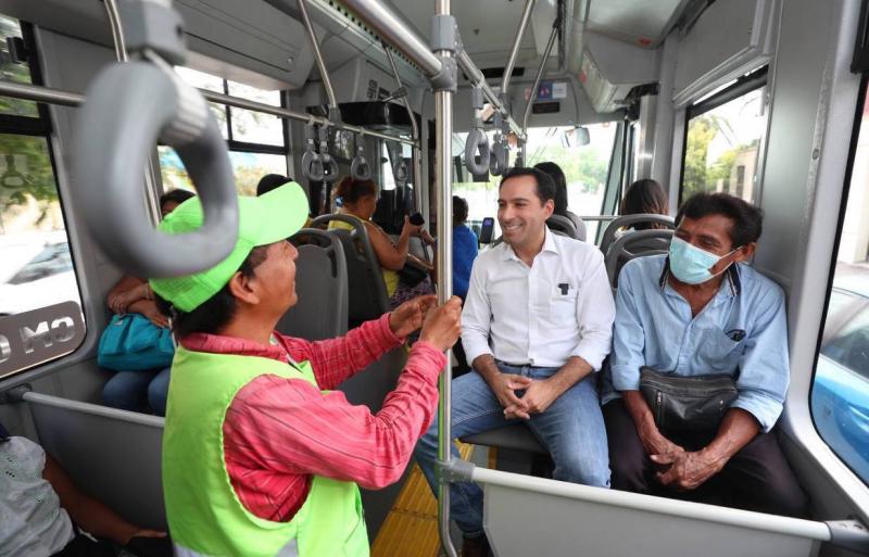 El Gobernador Mauricio Vila Dosal supervisa operación de los nuevos autobuses de la ruta Circuito Metropolitano del Sistema de transporte "Va y ven"