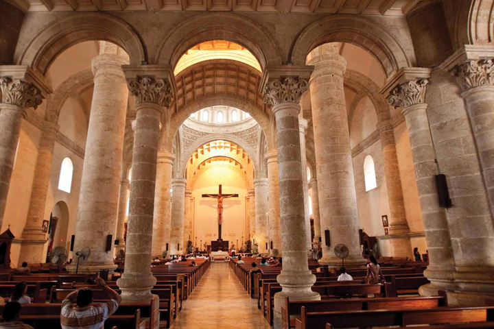Interior de la Catedral de San Ildefonso