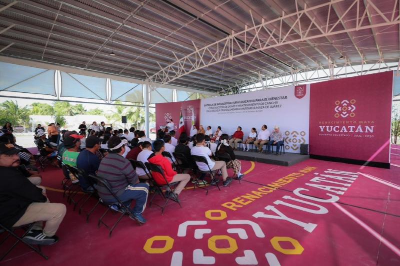 Las Coloradas recibe domo escolar y rehabilitación de cancha