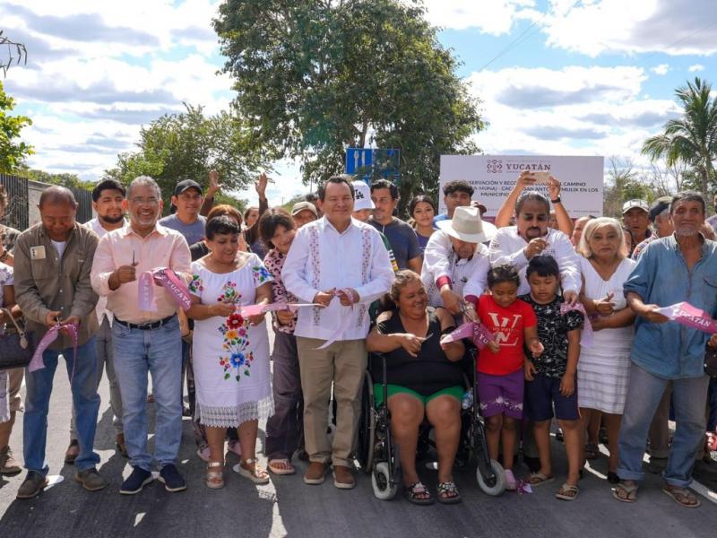 Gobernador Joaquín Díaz Mena entrega rehabilitación del camino Cacao–San Antonio Mulix