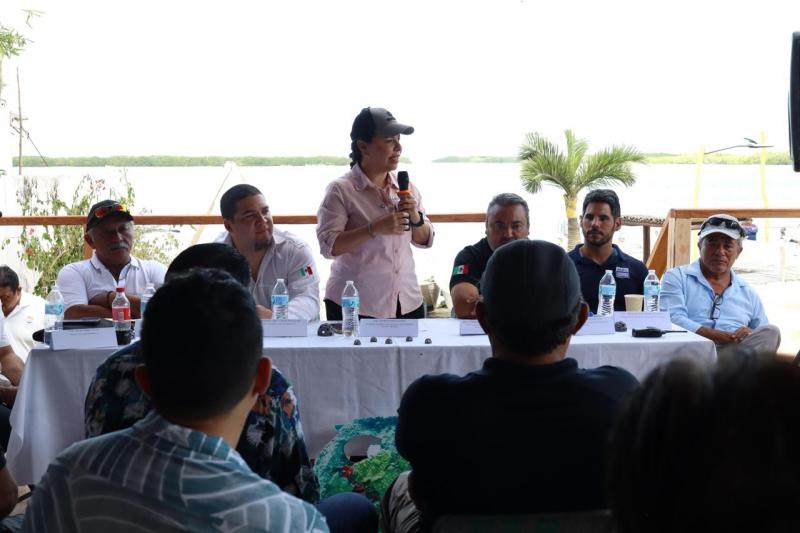 Inicia formación del primer arrecife artificial en Río Lagartos