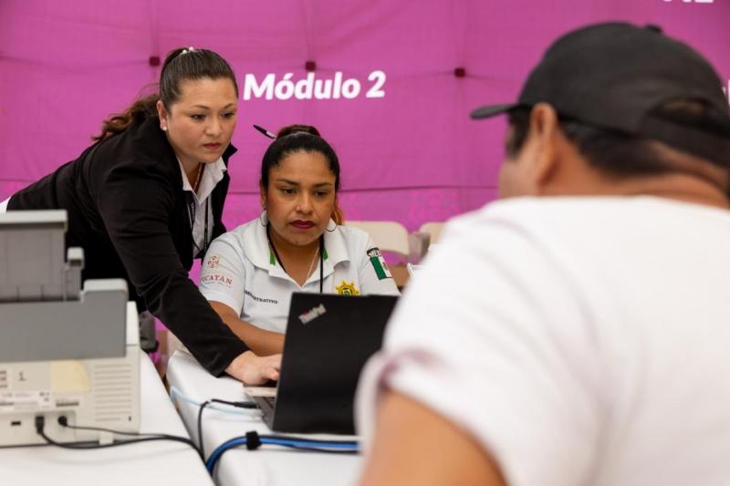 Inauguran la Ventanilla Única Estatal Móvil en Acanceh