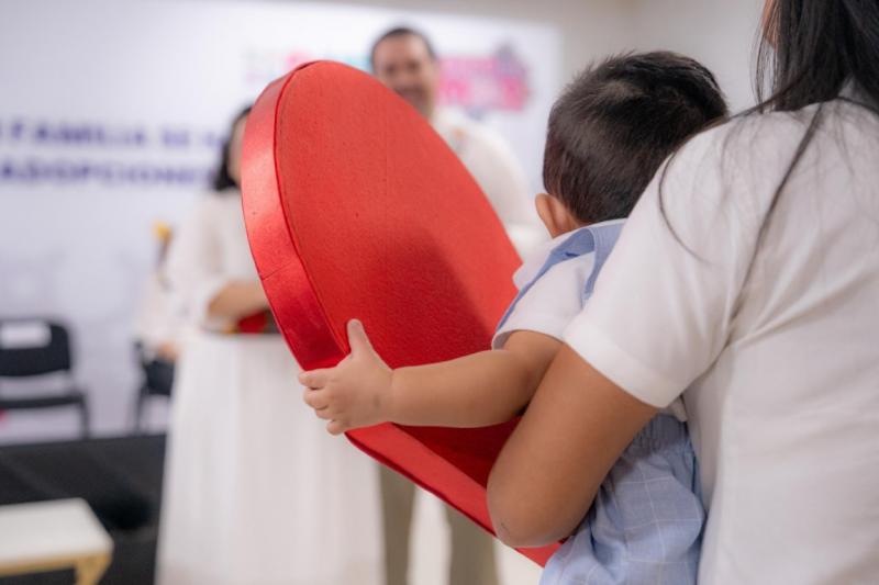 DIF Yucatán concreta adopciones que garantizan el derecho a vivir en familia