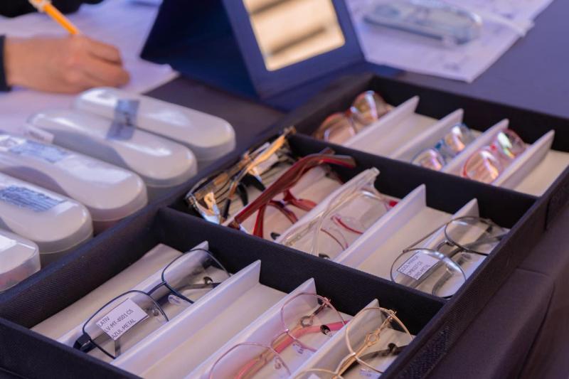 DIF Yucatán inicia jornadas de entrega de lentes que mejoran la calidad de vida de las familias