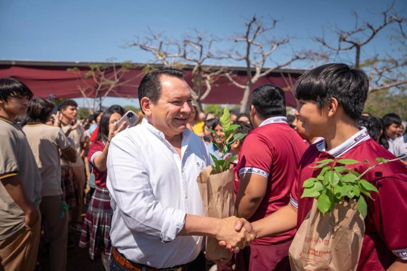Inicia programa "Renacimiento Verde en tu Escuela" en el sur de Mérida