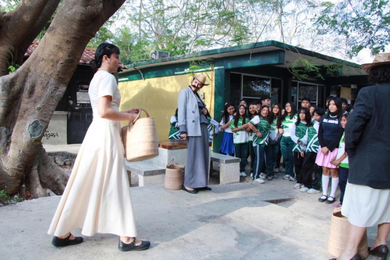 Sedeculta acerca teatro gratuito a más de 8 mil estudiantes en Yucatán