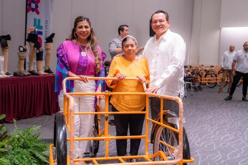 Entregan apoyos que transforman vidas en Yucatán