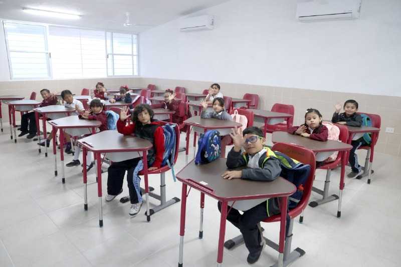 Más de 500 mil alumnas y alumnos regresan a clases en Yucatán tras periodo vacacional