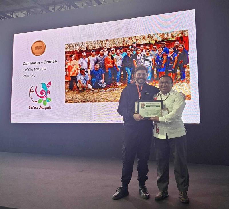 Organización Co’ox Mayab de Yucatán es galardonada en los Premios de Turismo Responsable WTM Latin America, en Brasil