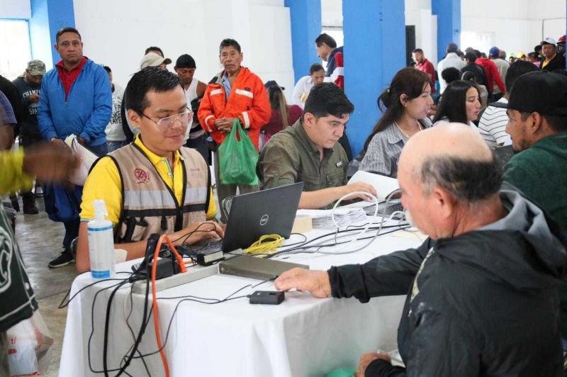 Acercan trámites y apoyos al sector pesquero con mesas de atención en la costa yucateca