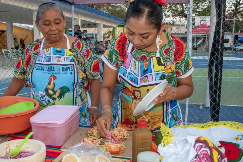 Reconocen en Komchén el sabor tradicional del panucho yucateco