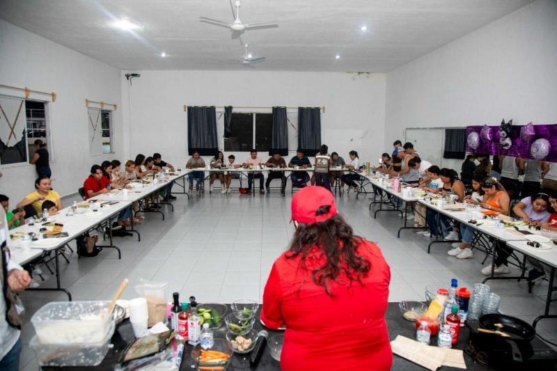 Taller gratuito de comida asiática impulsa el autoempleo entre juventudes
