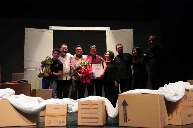 La puesta en escena "Aprender y olvidar" llena dos veces el Teatro Daniel Ayala