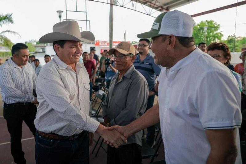 Gobernador Joaquín Díaz Mena refuerza apoyo al campo ante temporada de sequía