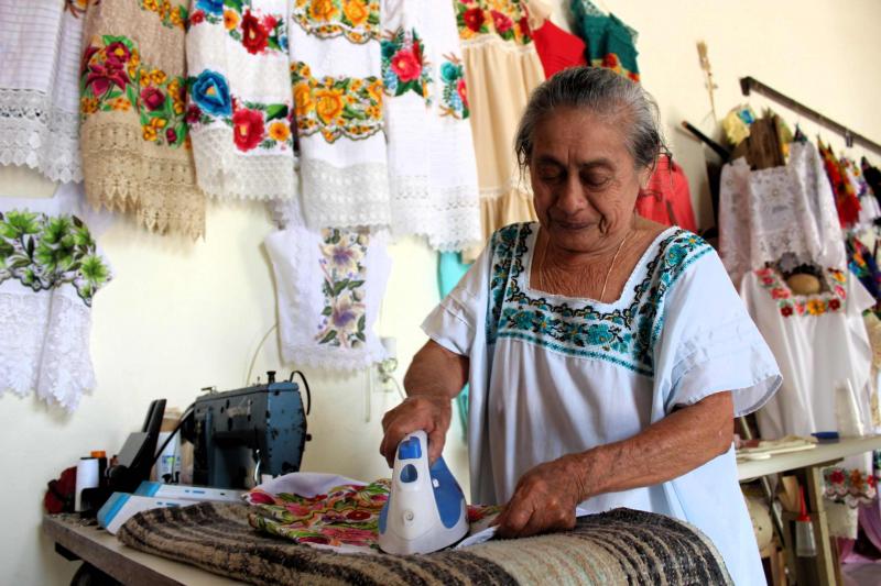 Gobierno del Estado impulsa comercialización artesanal con nuevo corredor en Maní