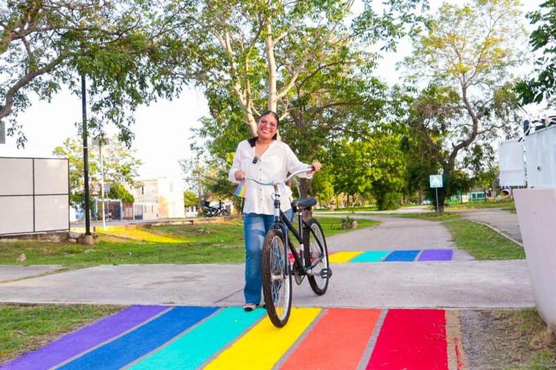 Develan primeras placas de "Espacio Seguro" para promover inclusión y respeto a la diversidad LGBTIQ