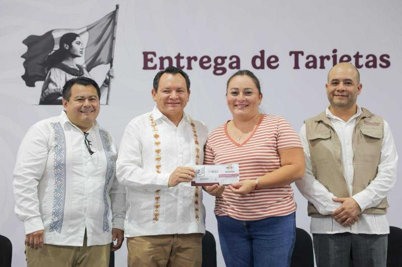 Entrega Gobernador Joaquín Díaz Mena apoyos para impulsar el campo y la educación