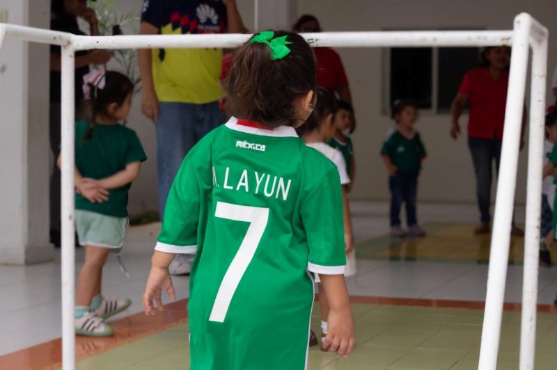 Niñas y niños de los Centros de Atención Infantil del Isstey viven emoción del fútbol