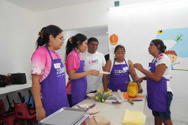 DIF Yucatán capacita a cocineras voluntarias en alimentación saludable e higiene