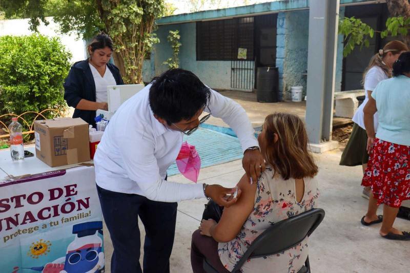 DIF Yucatán y SSY llevan Feria de la Salud a la colonia Sambulá