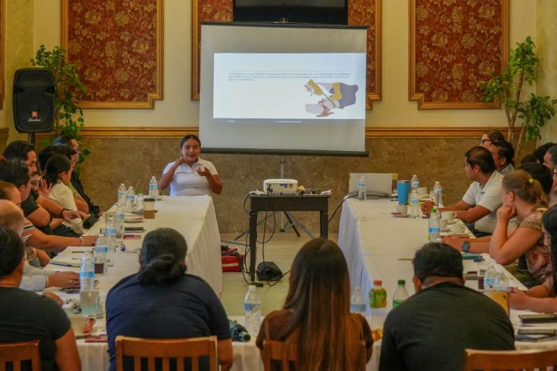 Capacitan a prestadores de servicios turísticos para mejorar la atención a visitantes
