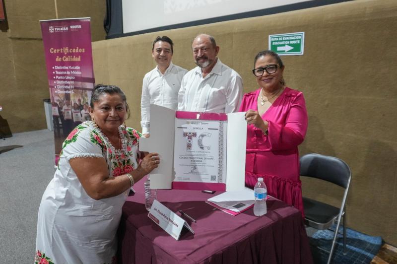 Yucatán reconoce a empresas y proyectos comunitarios por calidad turística