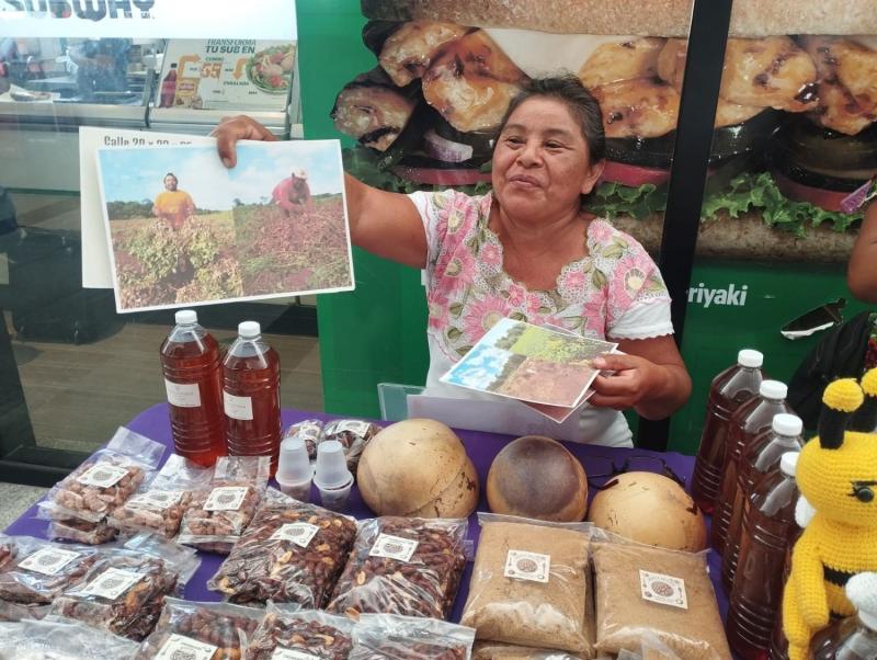 Semujeres y Fundación ADO impulsan a artesanas de cinco estados con feria en Mérida