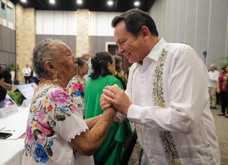 Renacimiento Maya reconoce a las parteras mayas: Tarjeta Elvia Carrillo Puerto dará tres mil pesos bimestrales
