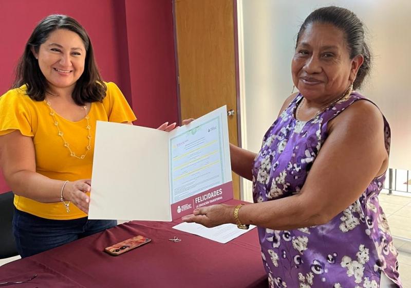 Más de 800 personas concluyen la primaria con apoyo del Ieaey