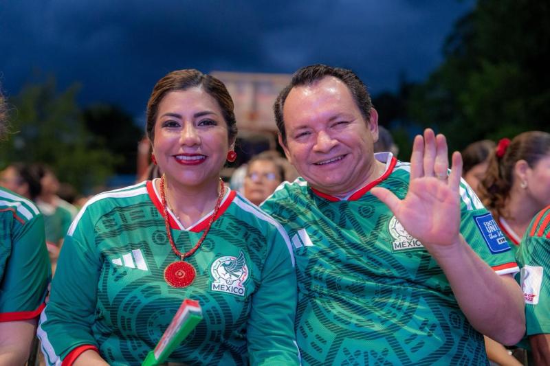 Casa llena en las Zonas Fan: 14 mil personas celebran triunfo de México con saldo blanco