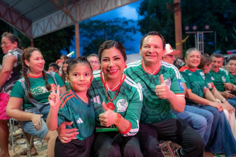Casa llena en las Zonas Fan: 14 mil personas celebran triunfo de México con saldo blanco