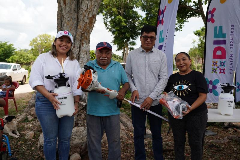 DIF Yucatán entrega proyectos productivos y apoyos funcionales en San José Chactún