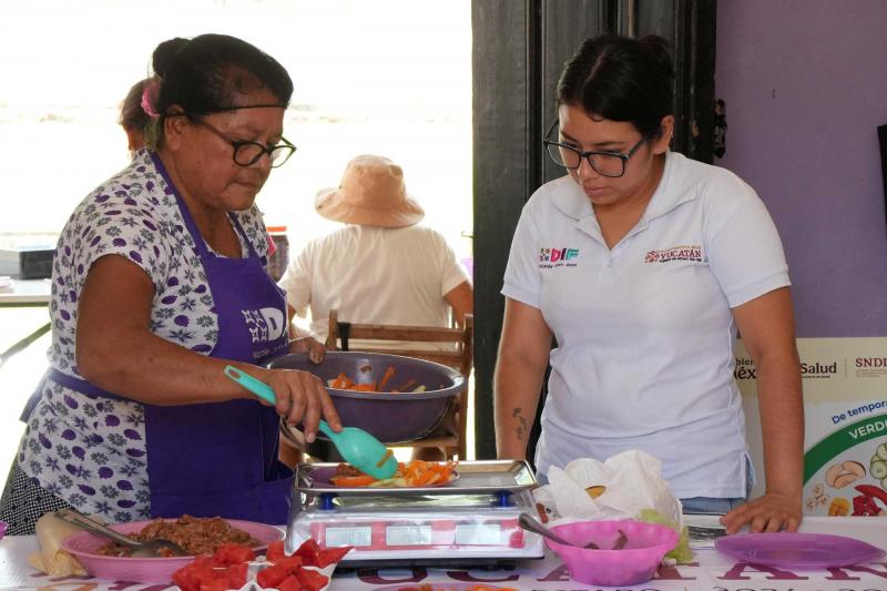 DIF Yucatán promueve alimentación saludable en comedores comunitarios de Tekantó