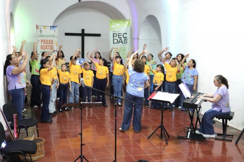 Coros infantiles de Sedeculta llenan Conkal de música durante un recital de la Temporada Pecda