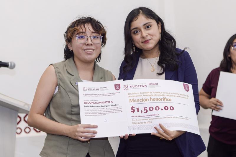 Gobierno del Renacimiento Maya reconoce talento científico de estudiantes yucatecos