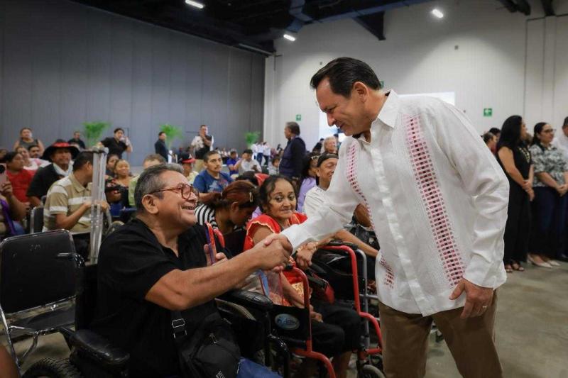 Renacimiento Maya entrega apoyos de movilidad a 81 personas con discapacidad