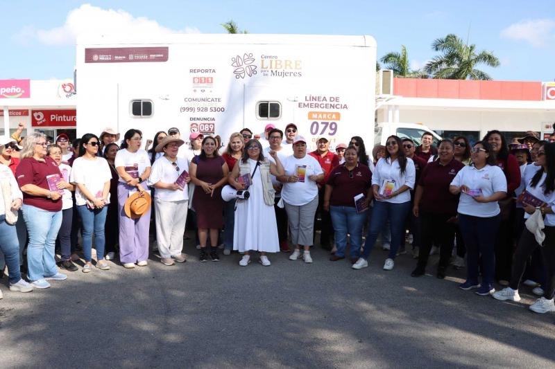 Semujeres acerca servicios de los Centros Libre con brigadas casa por casa