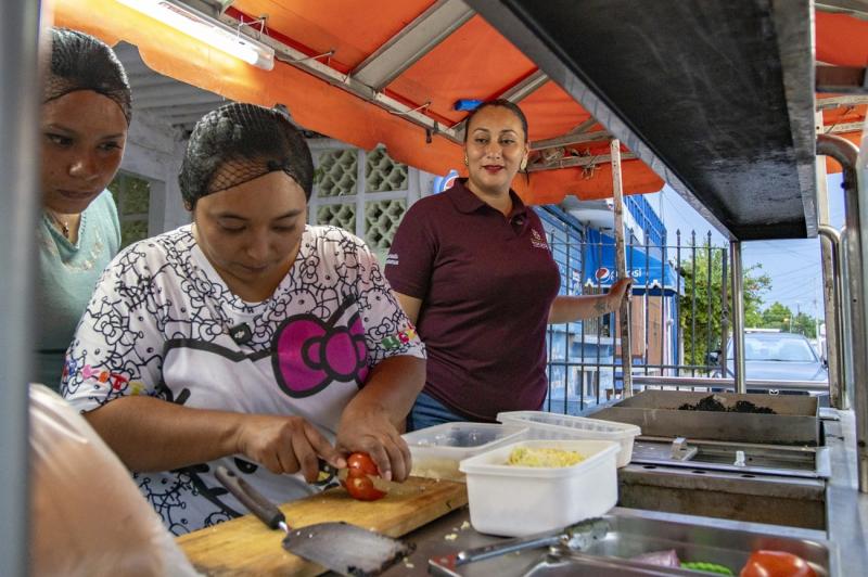 Mujeres Renacimiento ayuda a madres autónomas a abrir su propio negocio