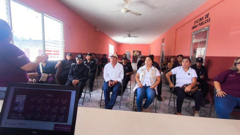 Capacitan a policías de Chikindzonot para atender casos de violencia de género