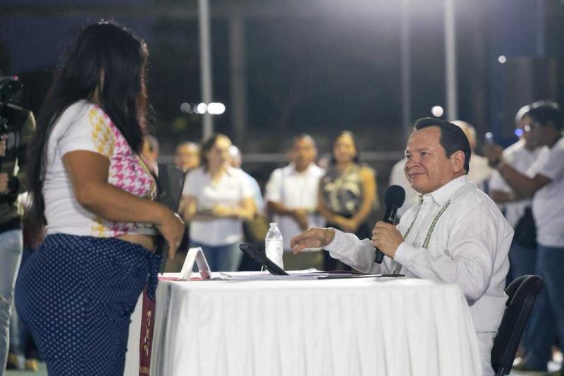 Gobernador Joaquín Díaz Mena atiende personalmente a vecinas y vecinos de El Roble Agrícola