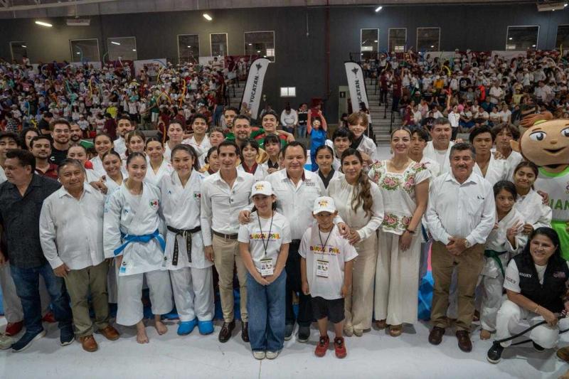 Arranca Báaxal Paal del Renacimiento Maya con 5,450 niñas y niños