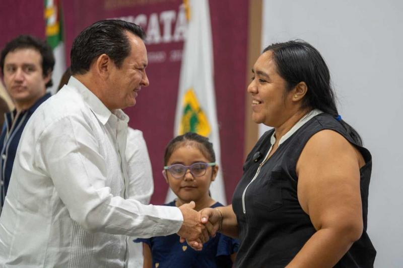 El bienestar es autonomía: Renacimiento Maya entrega apoyos auditivos