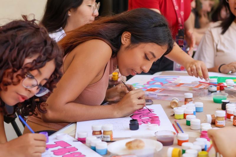 Fomentan talento juvenil durante el verano con taller gratuito de grafiti
