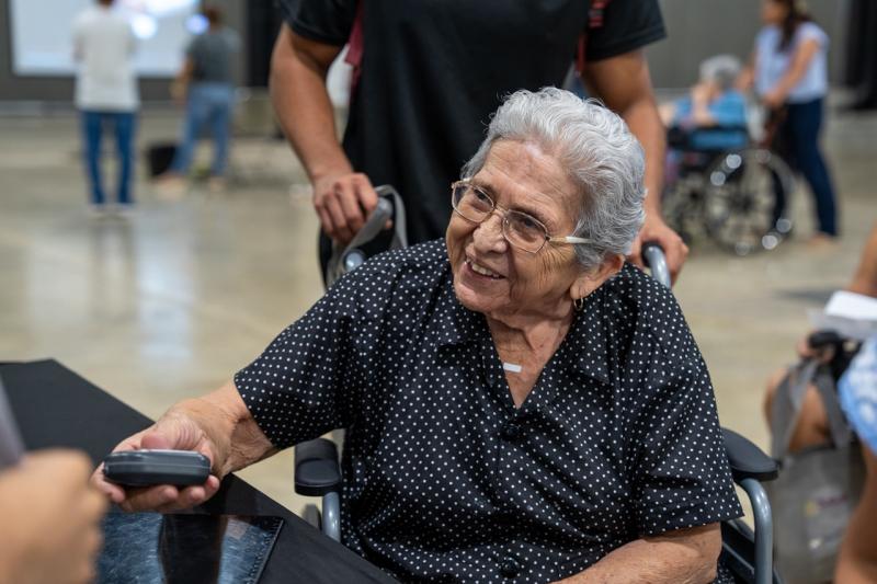 Recuperan más de 2,500 personas capacidad de escuchar y comunicarse