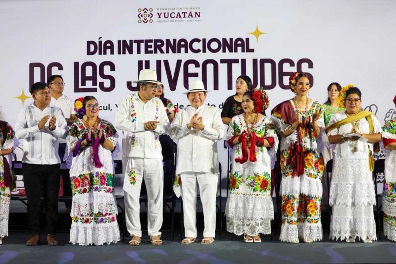 Juventudes celebran cultura y desarrollo con el Renacimiento Maya