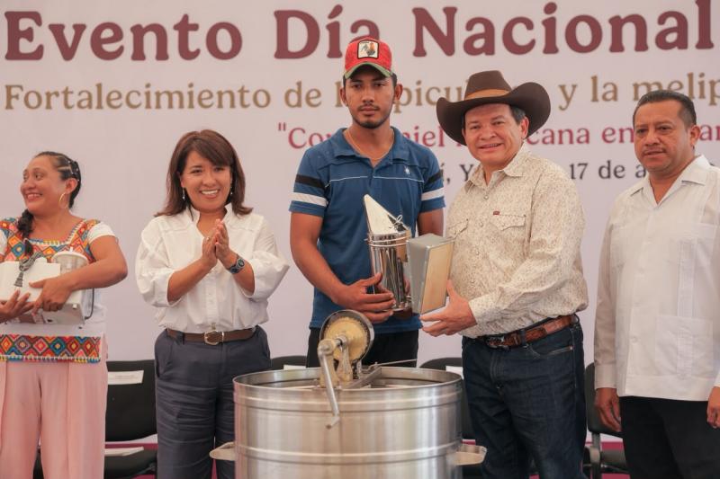 Gobierno de Yucatán y Gobierno de México suman esfuerzos por el campo y el liderazgo apícola