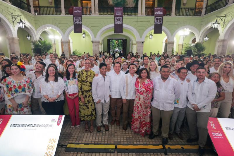 Renacimiento Maya reconoce a las juventudes que transforman Yucatán